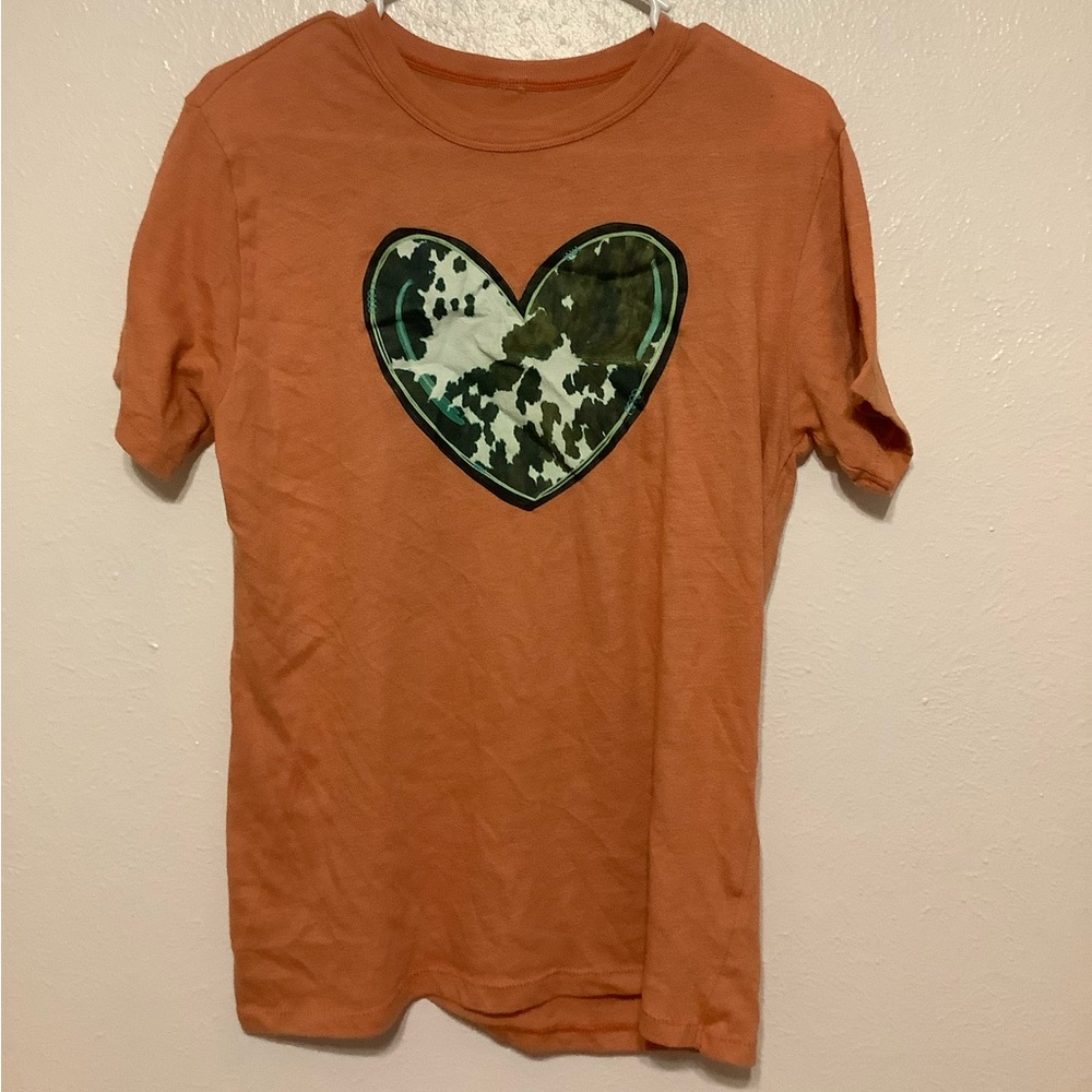 Generic brand, comfy, stylish, t-shirt, great condition